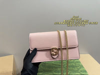 Gucci Interlocking GG Wallet – Beige Calfskin