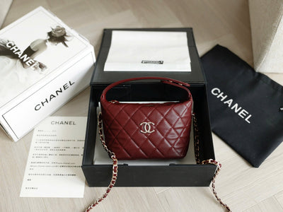 Chanel hobo clutch