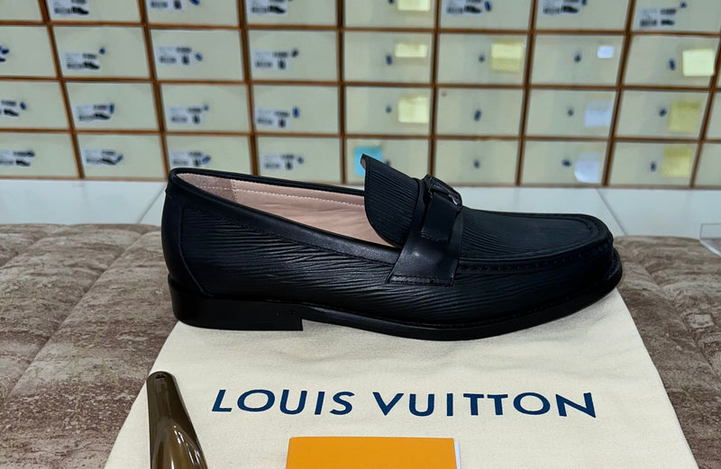 . Louis.Vuitton Black Lining Major Loafers